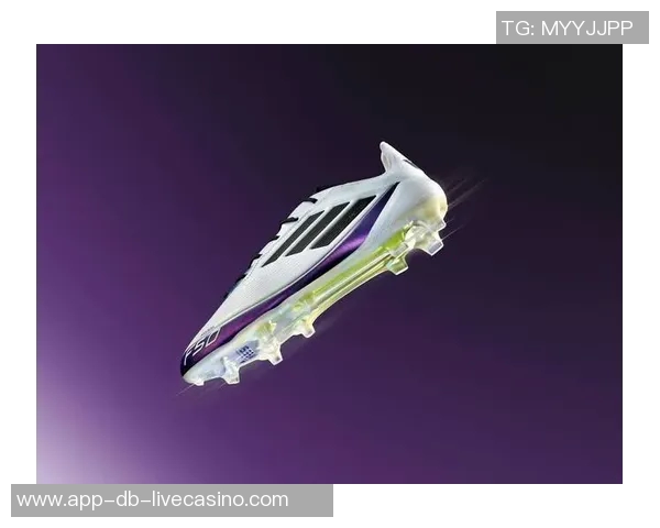 梅西F50足球鞋的传奇之路与球场表现解析 梅西F50足球鞋的传奇之路与球场表现解析