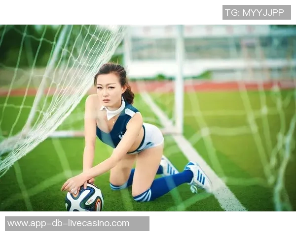 美国足球宝贝的魅力与风采揭秘他们如何成为赛场上的焦点与偶像 美国足球宝贝的魅力与风采揭秘他们如何成为赛场上的焦点与偶像