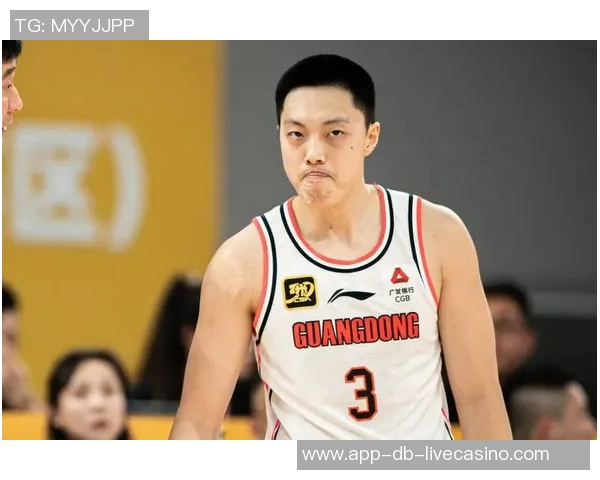 胡明轩谈季后赛策略强调篮板防守与细节的重要性